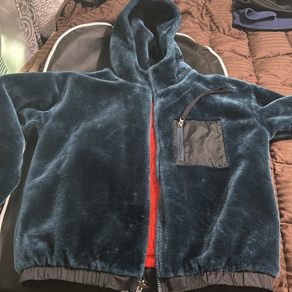 UGG HOODIE Brand New Condition - Picture 4 of 10